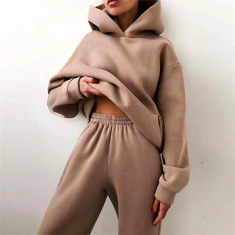 Chic Women's Oversized Tracksuit Set - Cozy Hoodie & Long Pant Combo for Autumn Fashion
