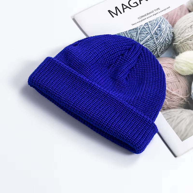 Stay Cozy and Stylish with Our Unisex Knitted Beanie - Perfect for Autumn and Winter Adventures!